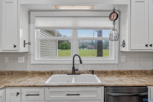 3121 Cathedral Caverns Highway, Grant, AL 35747