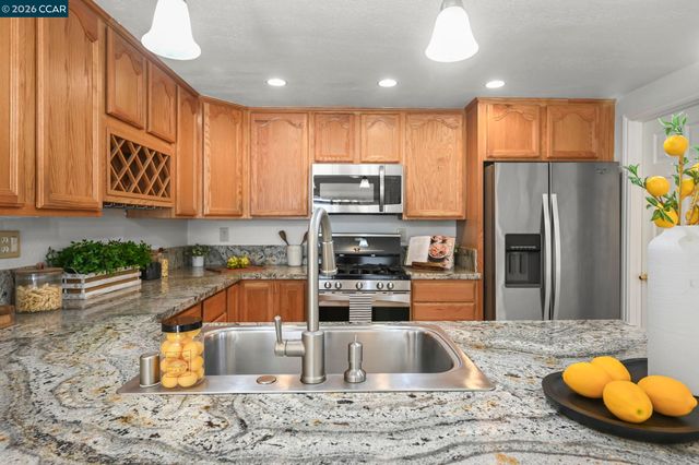 1358 Swallowtail Rd, Concord, CA 94521