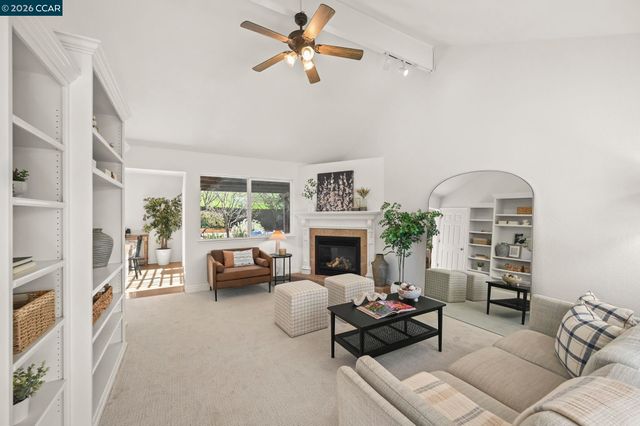 1358 Swallowtail Rd, Concord, CA 94521