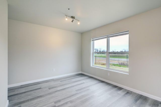 155 Plez Morgan Drive 5A, Montgomery, TX 77356