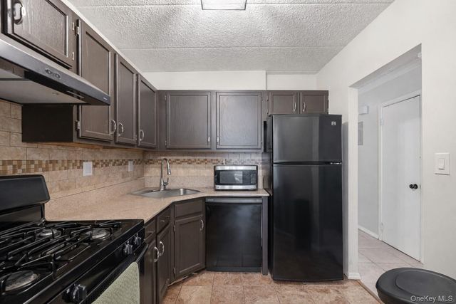 863 Home Street, Bronx, NY 10459