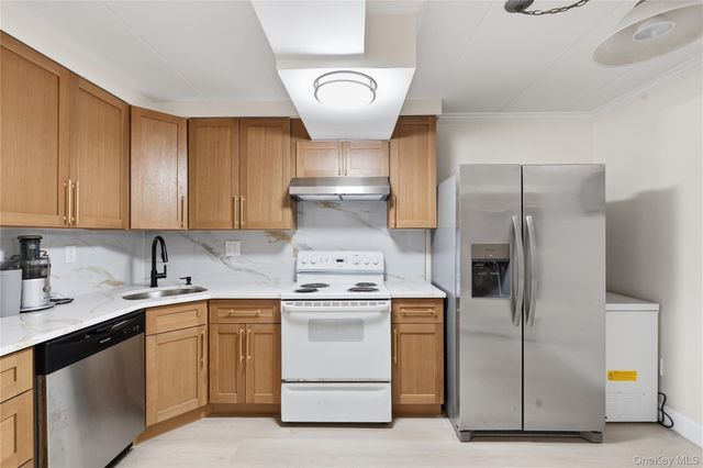 863 Home Street, Bronx, NY 10459