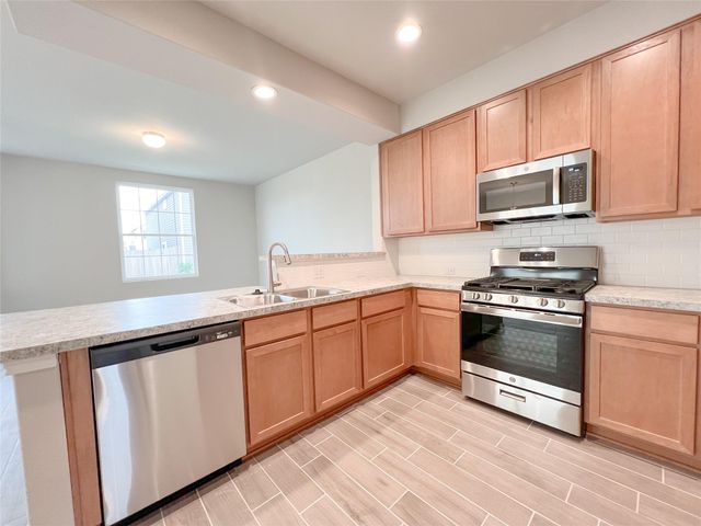 676 Ferrule DR, Kyle, TX 78640