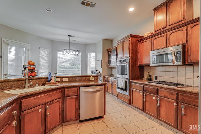 13103 Induran Drive, Bakersfield, CA 93314