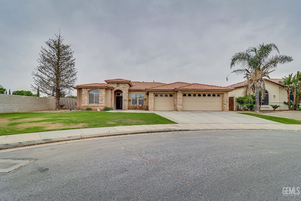 13103 Induran Drive, Bakersfield, CA 93314