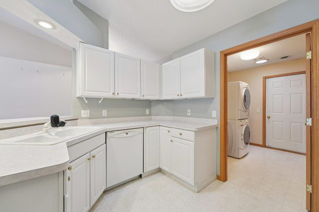 7548 Ojibway Park, Woodbury, MN 55125