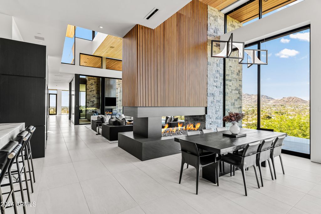 Image 11 of property listing at 5002 E VALLE VISTA Way, Paradise Valley, AZ 85253