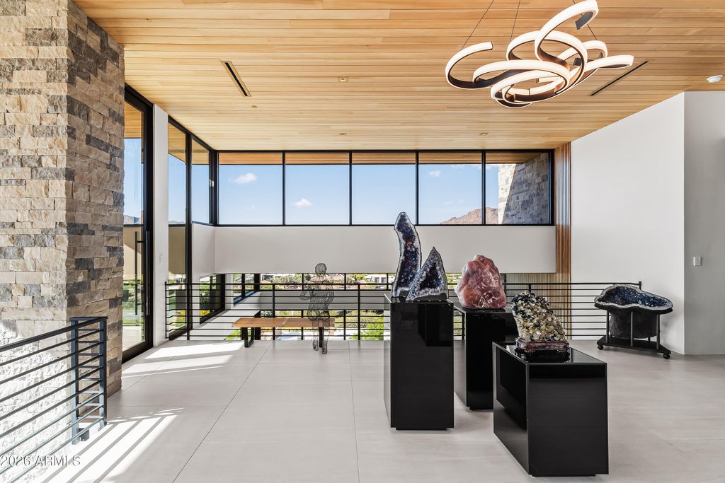 Image 29 of property listing at 5002 E VALLE VISTA Way, Paradise Valley, AZ 85253