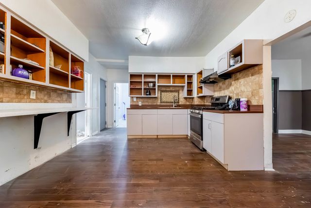 14010 S Green Bay Avenue, Burnham, IL 60633