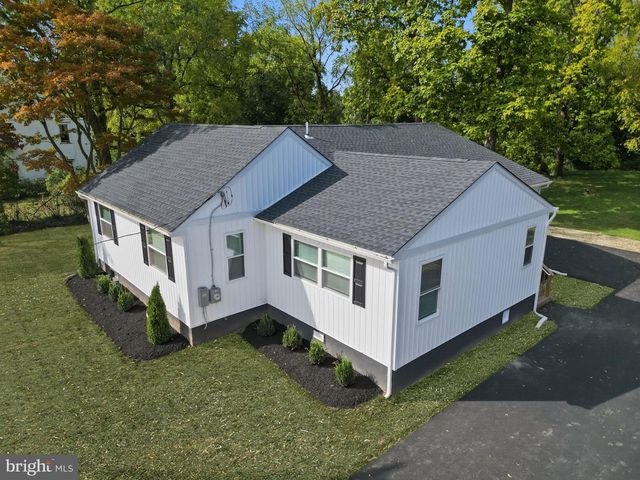 215 ALMONESSON RD, Blackwood, NJ 08012