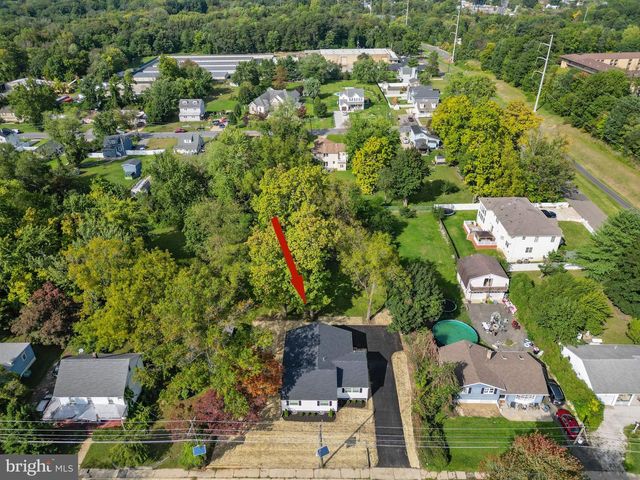 215 ALMONESSON RD, Blackwood, NJ 08012