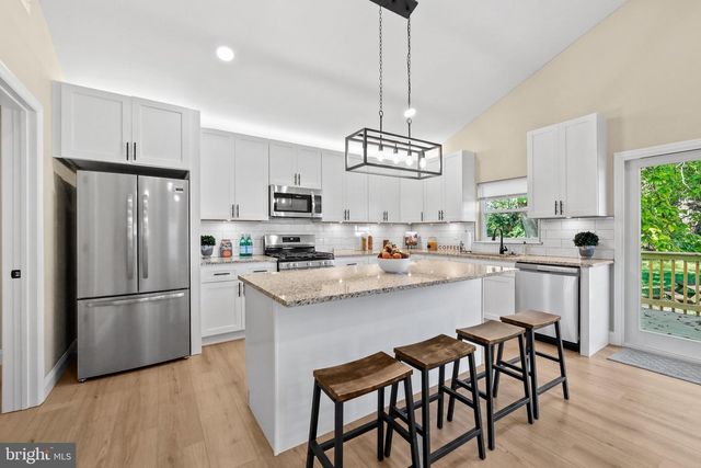 215 ALMONESSON RD, Blackwood, NJ 08012