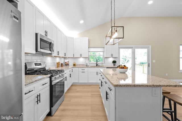 215 ALMONESSON RD, Blackwood, NJ 08012