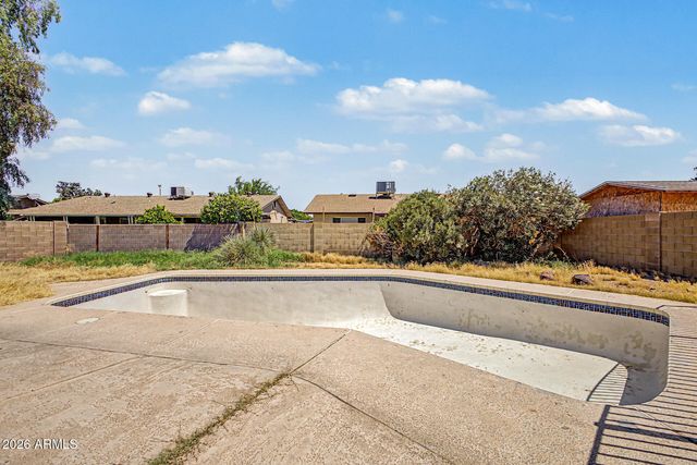 6724 W OREGON Avenue, Glendale, AZ 85303
