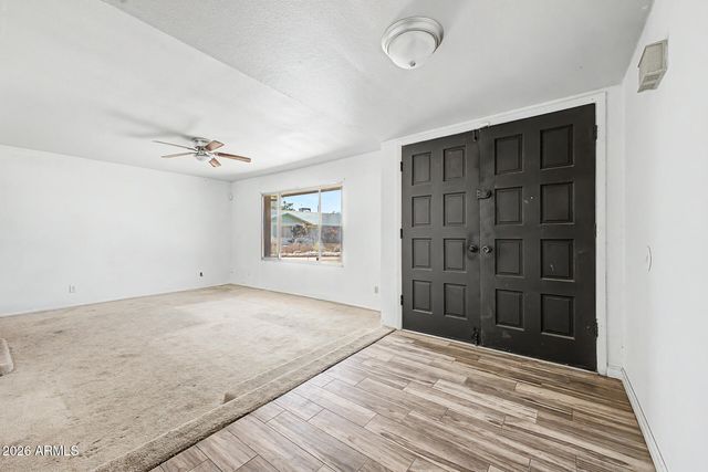 6724 W OREGON Avenue, Glendale, AZ 85303