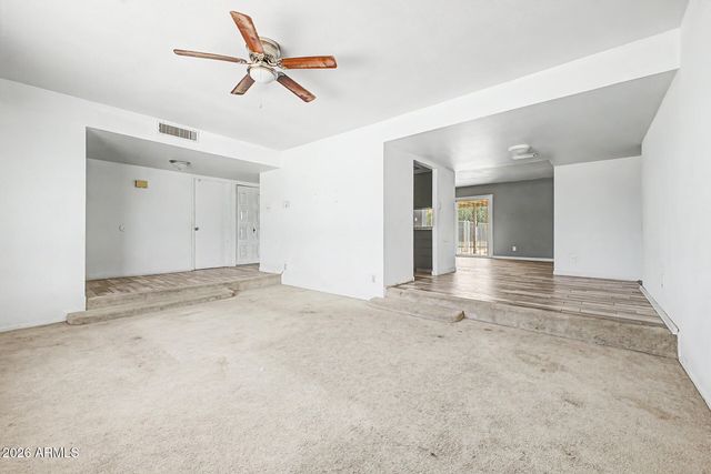6724 W OREGON Avenue, Glendale, AZ 85303