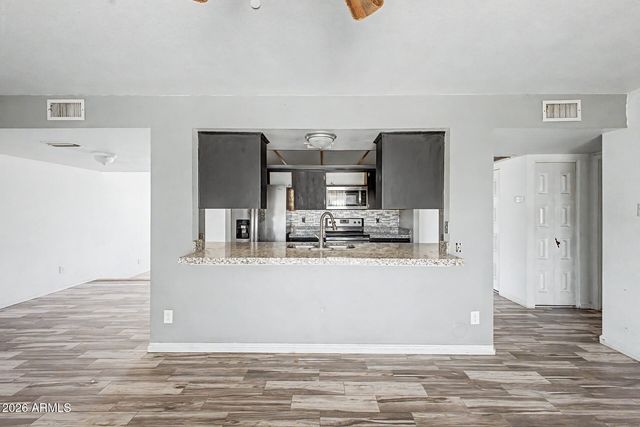 6724 W OREGON Avenue, Glendale, AZ 85303