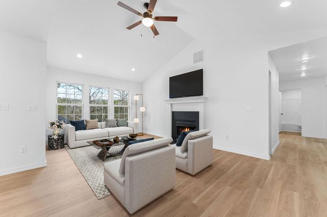 459 Greenbriar Drive, Hollister, MO 65672