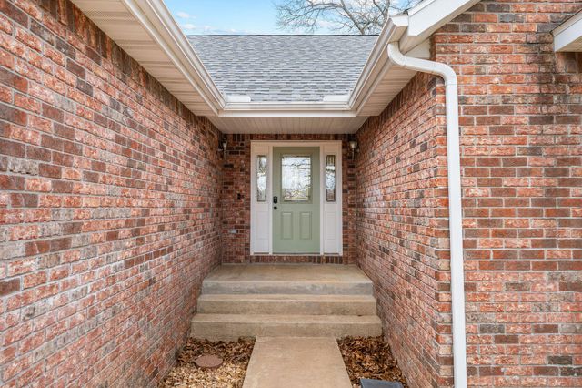 459 Greenbriar Drive, Hollister, MO 65672