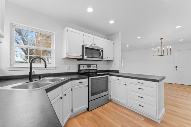 459 Greenbriar Drive, Hollister, MO 65672