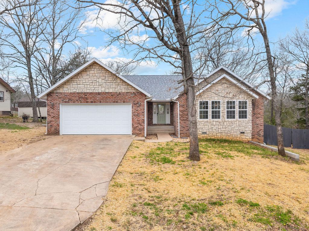459 Greenbriar Drive, Hollister, MO 65672