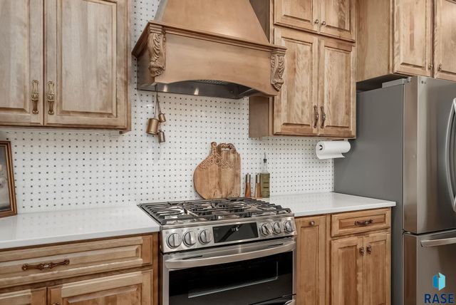 821 N Sylvan Dr Drive, Sioux Falls, SD 57110