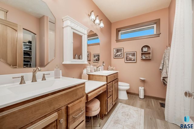 821 N Sylvan Dr Drive, Sioux Falls, SD 57110