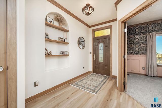 821 N Sylvan Dr Drive, Sioux Falls, SD 57110