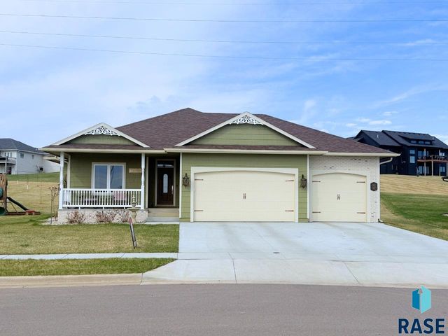 821 N Sylvan Dr Drive, Sioux Falls, SD 57110