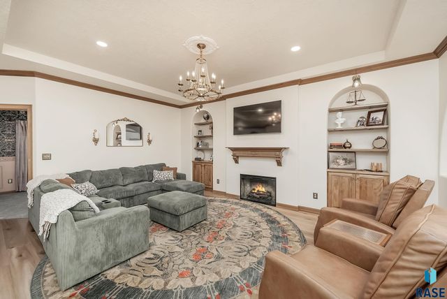 821 N Sylvan Dr Drive, Sioux Falls, SD 57110