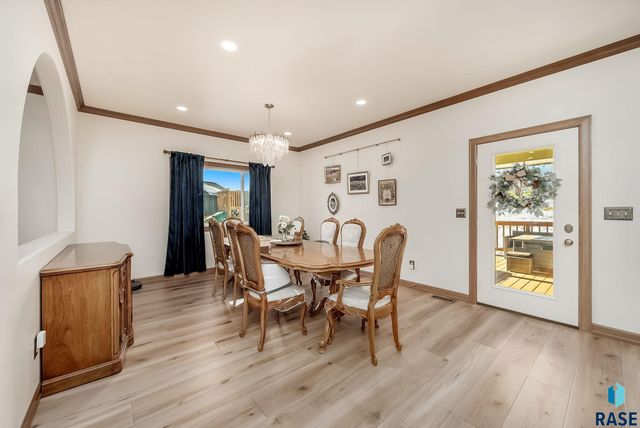821 N Sylvan Dr Drive, Sioux Falls, SD 57110
