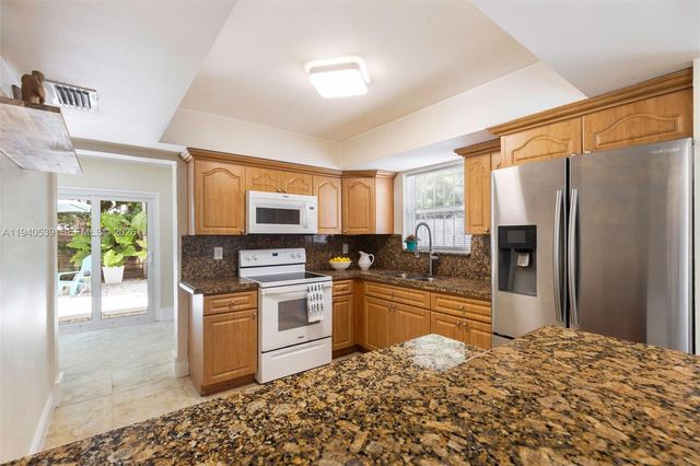 2201 SW 22nd Ter, Miami, FL 33145