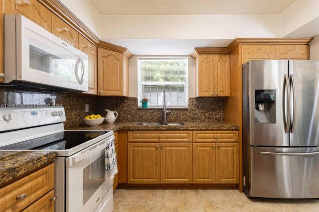 2201 SW 22nd Ter, Miami, FL 33145