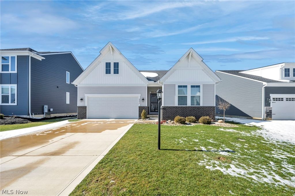 8896 Firethorne Drive, Columbia Station, OH 44028