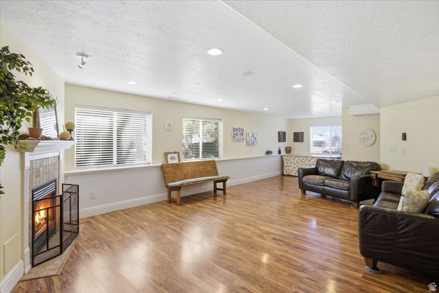 1832 N OLSEN WAY, West Bountiful, UT 84087