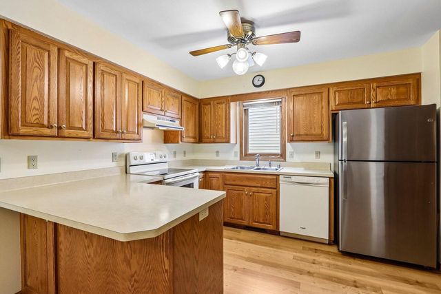 2908 Valley AVENUE, West Bend, WI 53095