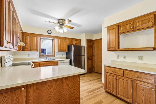 2908 Valley AVENUE, West Bend, WI 53095