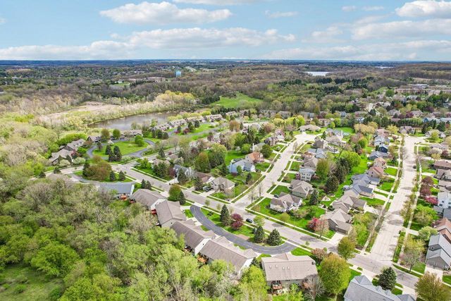 2908 Valley AVENUE, West Bend, WI 53095