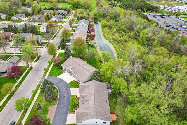 2908 Valley AVENUE, West Bend, WI 53095