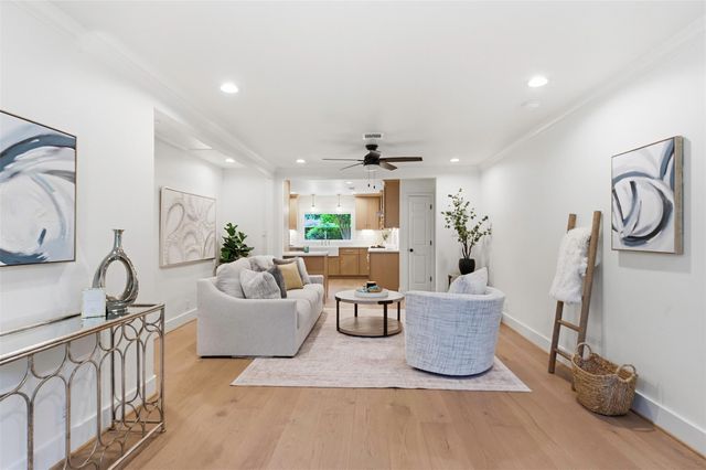 2210 Wakefield Drive, Houston, TX 77018