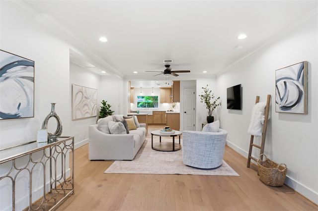2210 Wakefield Drive, Houston, TX 77018
