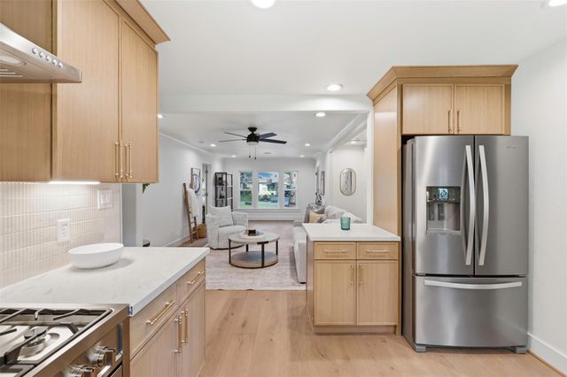 2210 Wakefield Drive, Houston, TX 77018