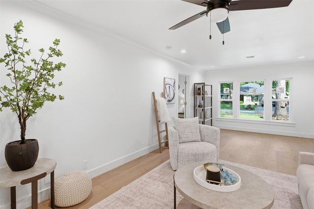 2210 Wakefield Drive, Houston, TX 77018