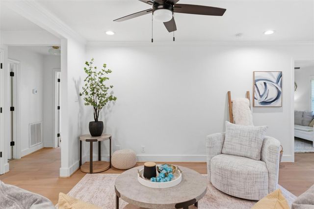 2210 Wakefield Drive, Houston, TX 77018