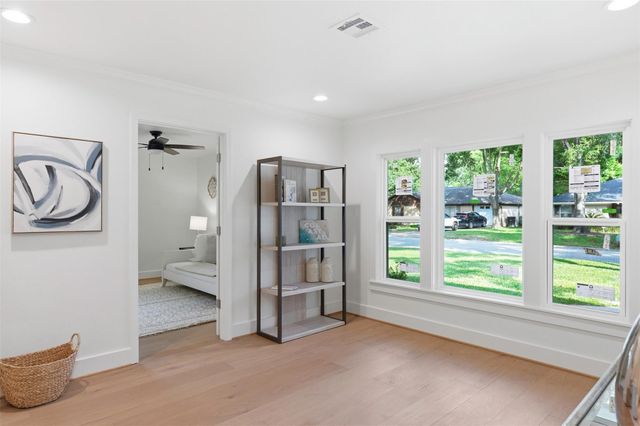2210 Wakefield Drive, Houston, TX 77018