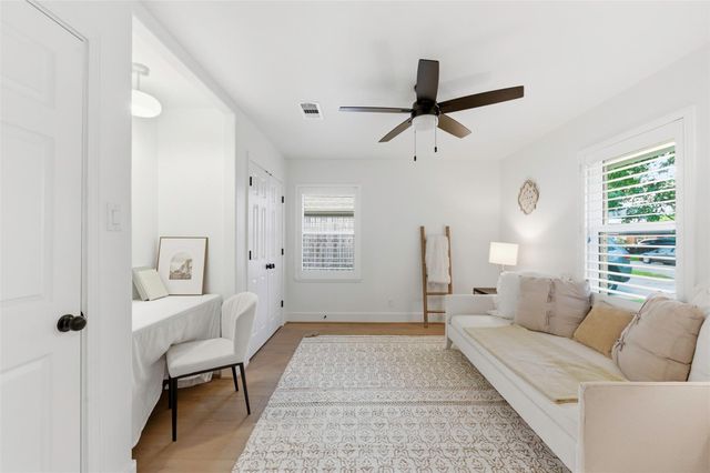 2210 Wakefield Drive, Houston, TX 77018