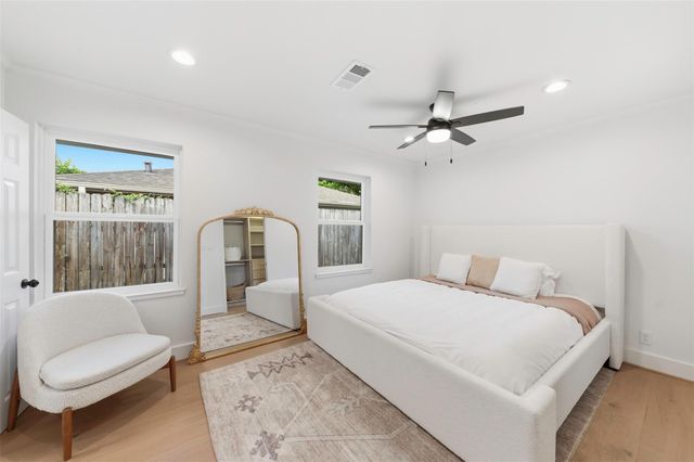 2210 Wakefield Drive, Houston, TX 77018