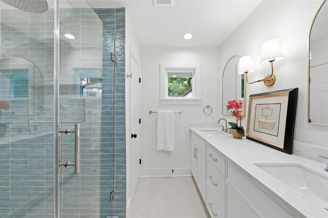 2210 Wakefield Drive, Houston, TX 77018