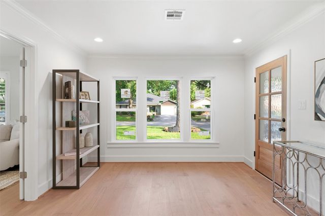 2210 Wakefield Drive, Houston, TX 77018