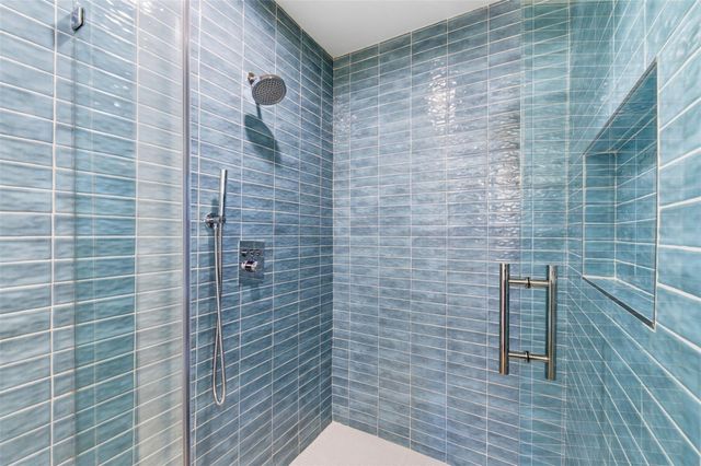 2210 Wakefield Drive, Houston, TX 77018